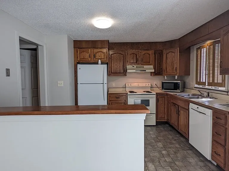 6 Mansion Woods Dr #A — Photo 21