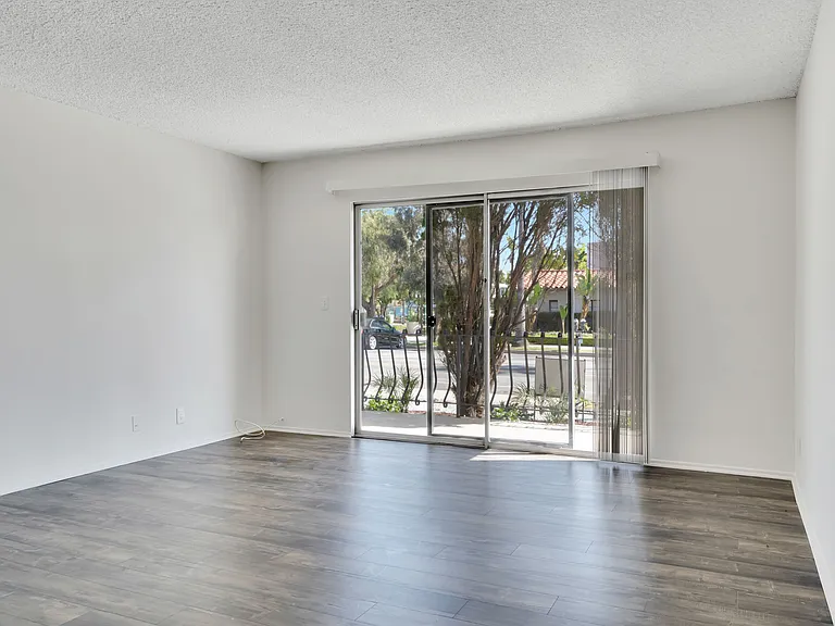 1522 Euclid Ave #11 — Photo 3