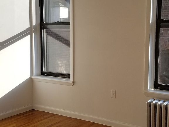 3rd image of 220 W 21st St APT 7C