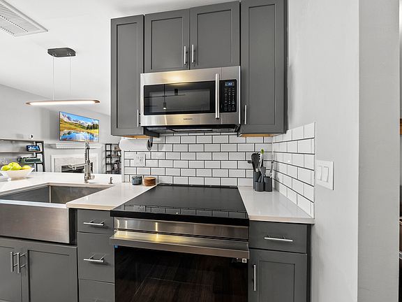 4th image of 5009 Silverdene St