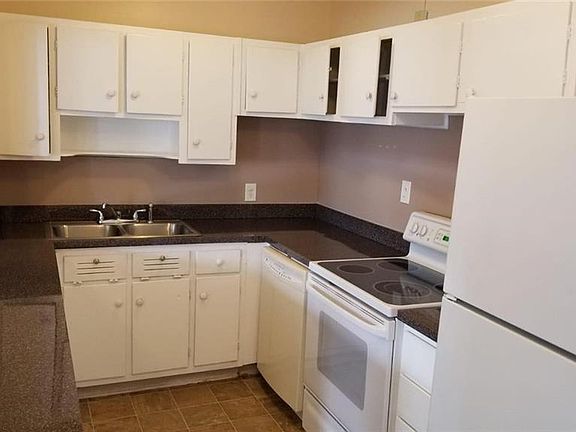 4th image of 3527 Cleveland Heights Blvd
