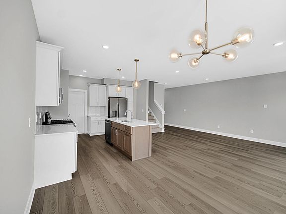 5th image of 1902 Park St