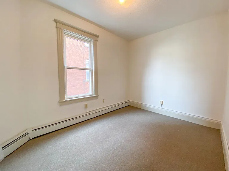 31-33 Bond St — Photo 25