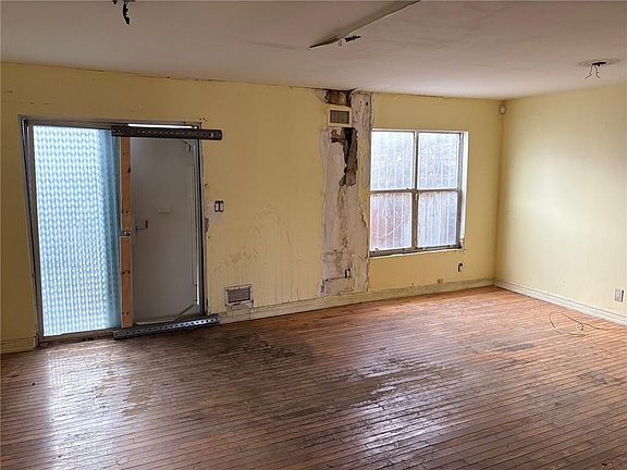 4th image of 3018 Neptune Ave