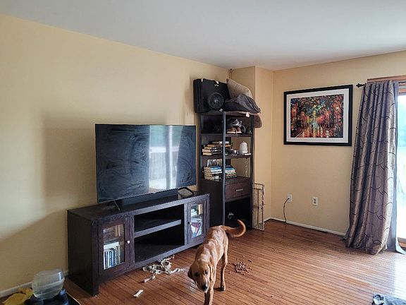 5th image of 3039 Greenshire Ave