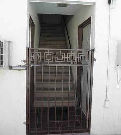 Gate