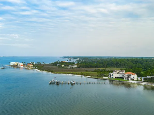 9375 Palmetto Ridge Ct, Navarre, FL 32566