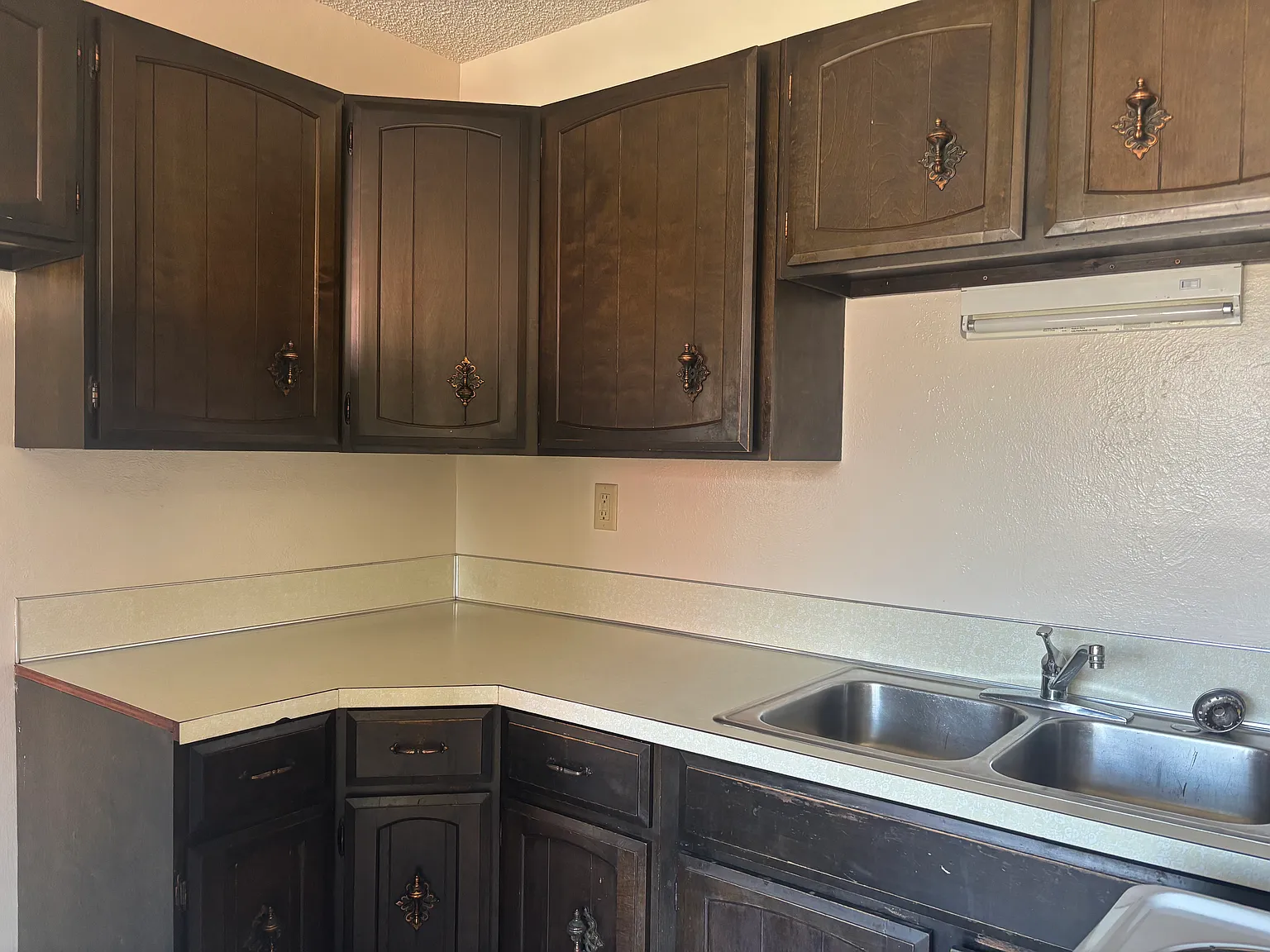 2 bed, 875 sqft, $1,200 — Photo 3