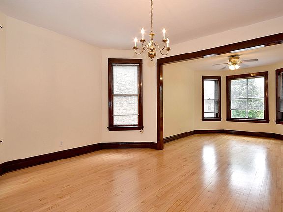 3rd image of 2723 N Francisco Ave Floor 2