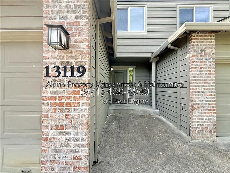3 bed, 2.5 bath, 1476 sqft, $2,450 — Photo 2