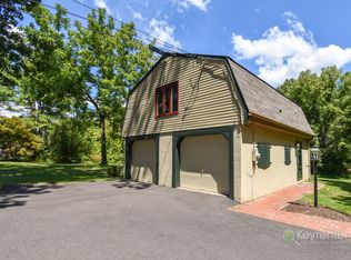915 Sackettsford Rd, Ivyland, PA 18974