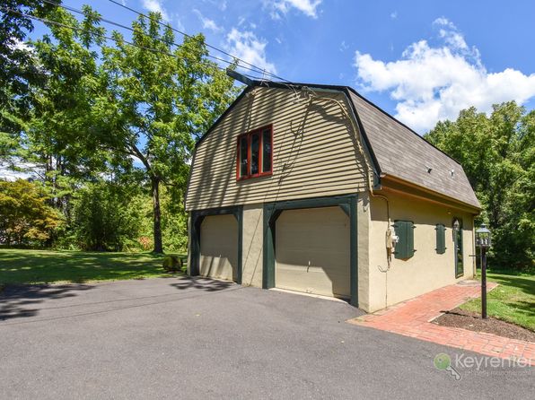 915 Sackettsford Rd