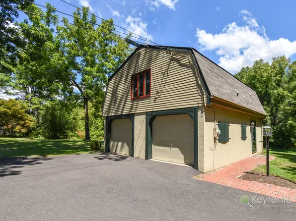 915 Sackettsford Rd, Ivyland, PA 18974