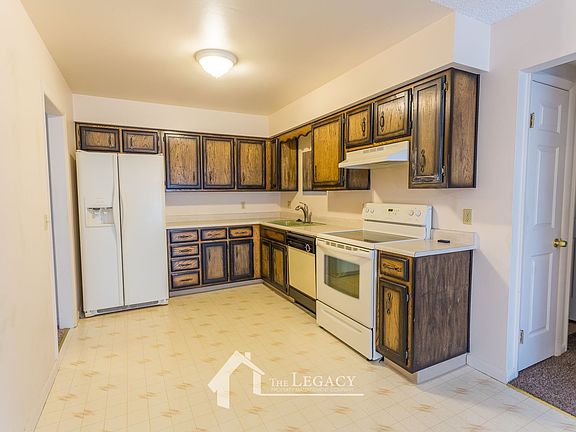 5th image of 3750 E 15th St #1