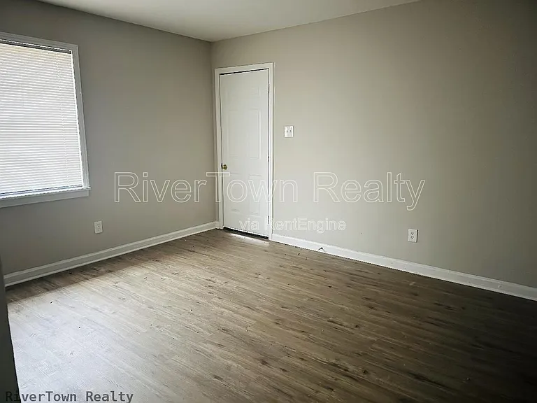 3253 Ford Rd — Photo 4