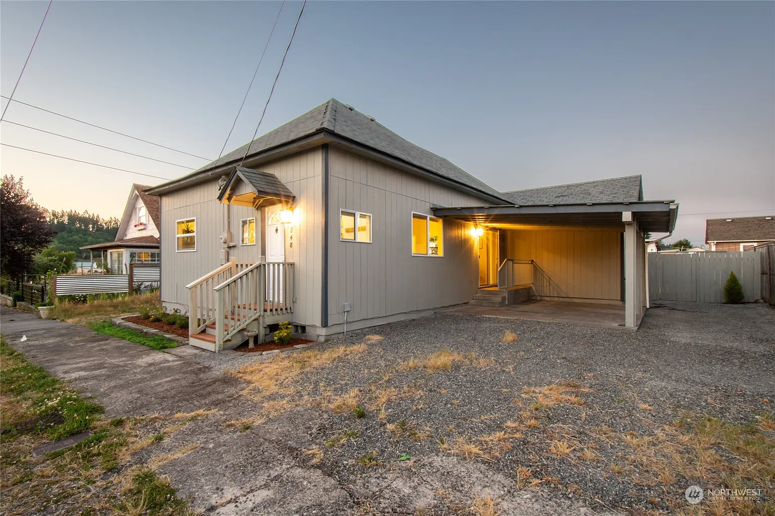 248 Howard Street N photo 1