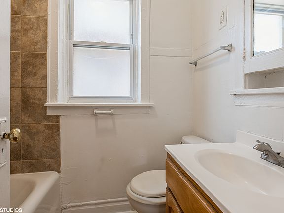 5th image of 3408 W Berteau Ave Unit 1