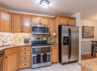 450 Brookside Dr #F, Andover, MA 01810