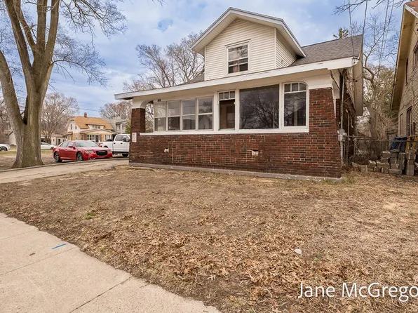 1350 Arthur St, Muskegon, MI 49442
