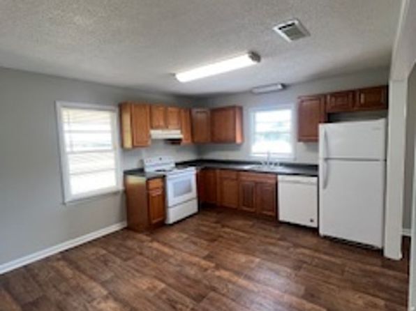 79 Rj Kennedy Rd
