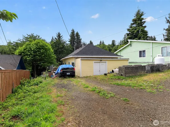 1345 Larch Street, Raymond, WA 98577
