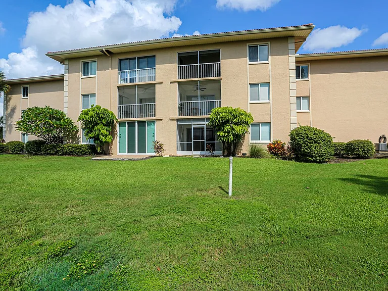 1075 Foxfire Ln #207 — Photo 30