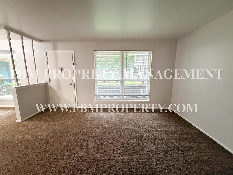 518 N Rogers St #105 — Photo 10