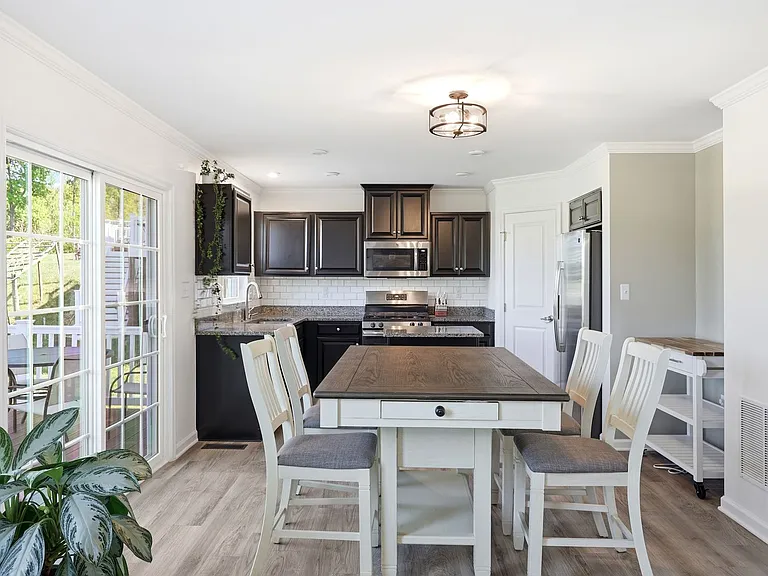 4435 Sunset Dr — Photo 11