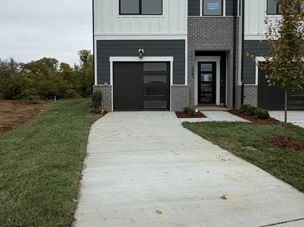1172 Old Creek Bnd, Gallatin, TN 37066