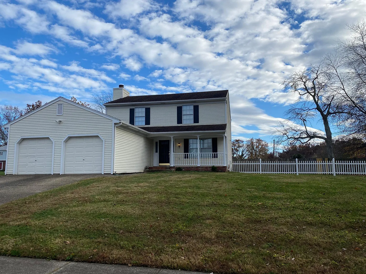 4 bed, 2.5 bath, 1750 sqft, $2,350 — Photo 1