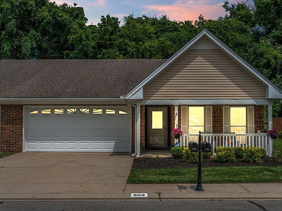 3rd image of 318 Forest Glen Cir