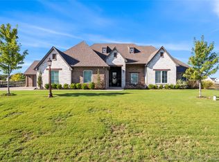 18608 E Red Fox Trl, Owasso, OK 74055