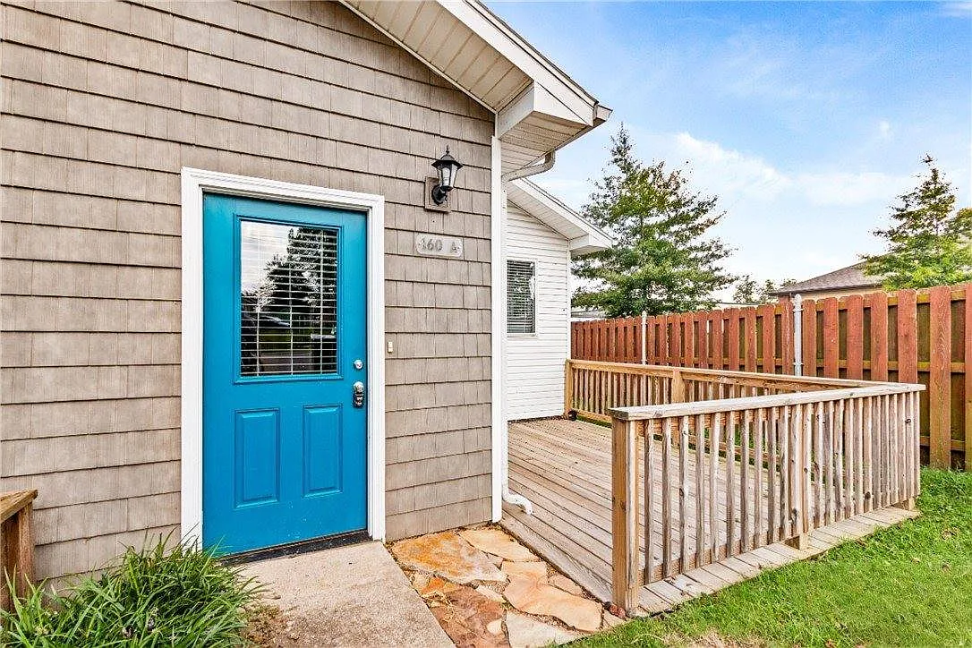 2 bed, 1700 sqft, $1,350 — Photo 3