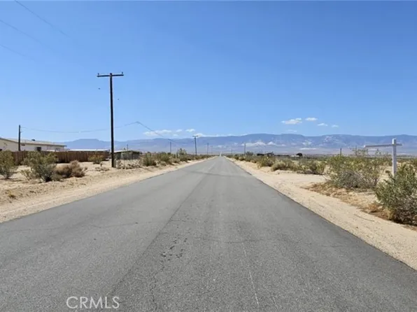 800 Harrod Rd, Lucerne Valley, CA 92356