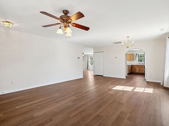 3rd image of 2814 Bombay Dr