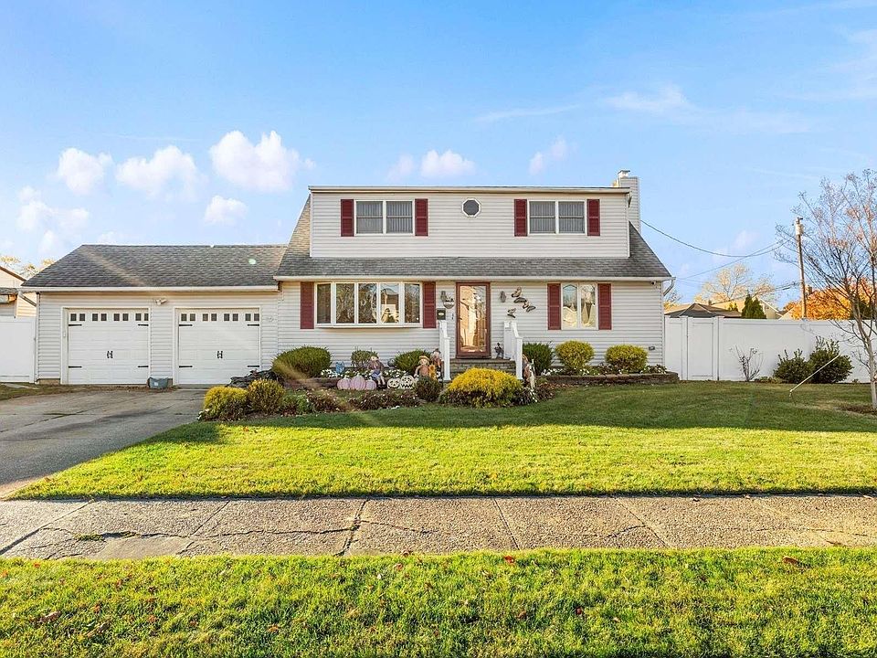 1st image of 53 Arlyn Drive E