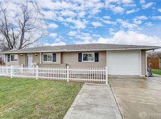 141 Weinland Dr, New Carlisle, OH 45344