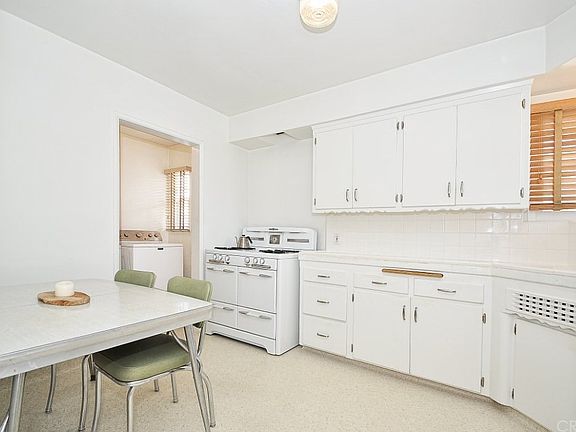 5th image of 12729 Walsh Ave