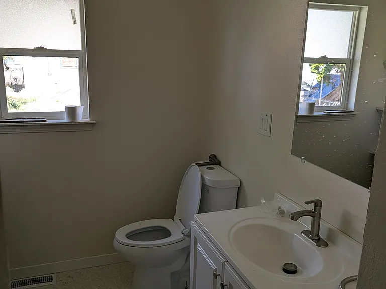 446 Morris Ave S — Photo 8