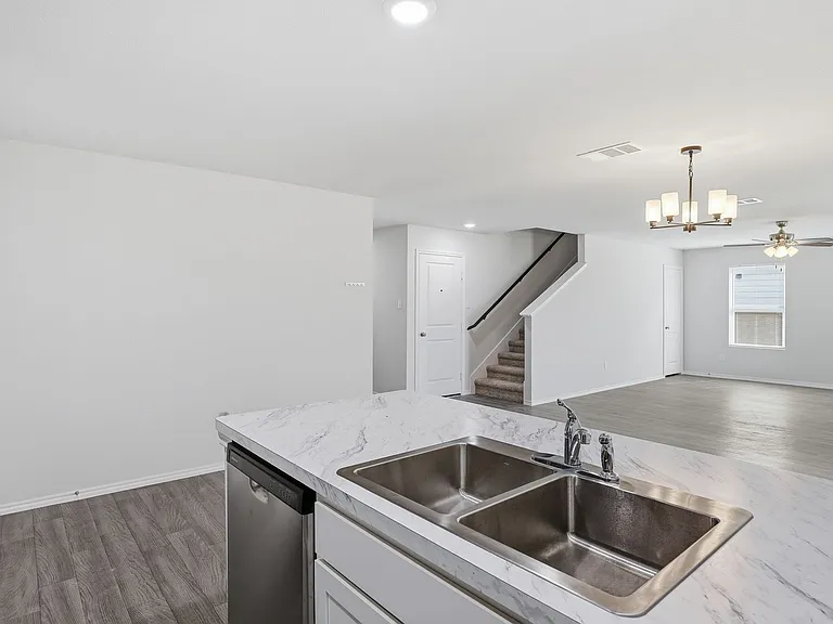 853 Eagles Nest Dr — Photo 14