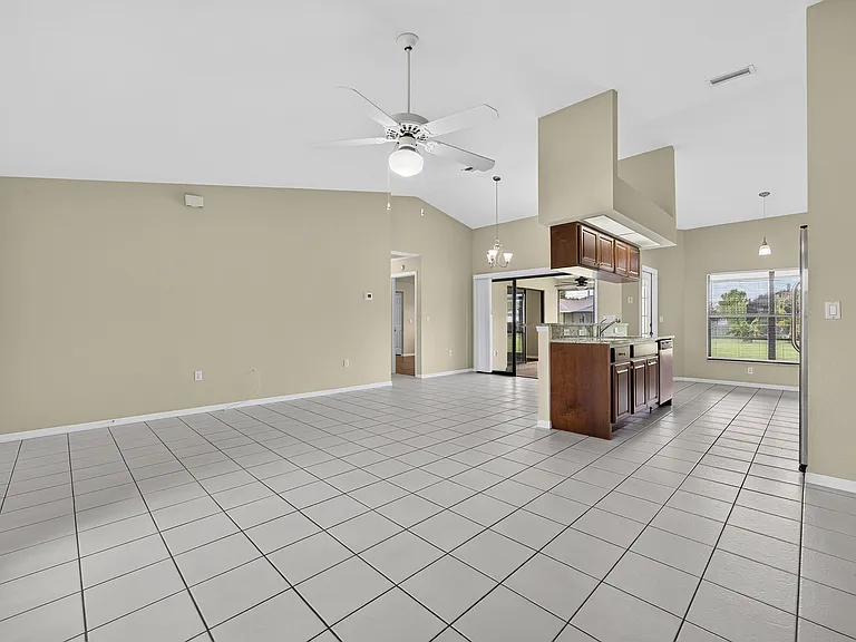 23245 Lehigh Ave — Photo 12