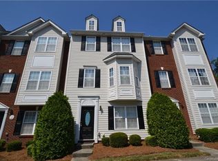 10028 Treeside Ln, Matthews, NC 28105