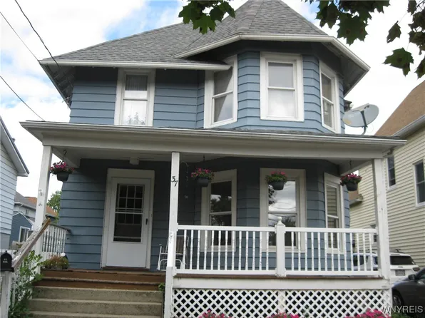 37 W Drullard Ave, Lancaster, NY 14086