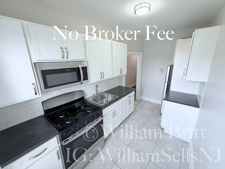 125-127 Corbin Ave #104