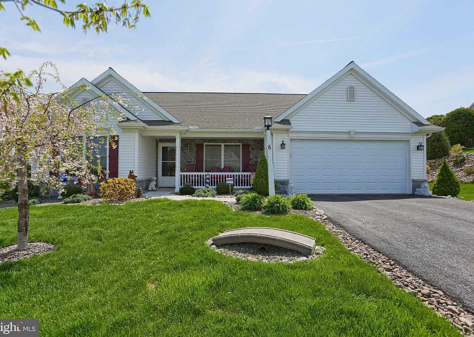 1st image of 6 Apple Blossom Ln