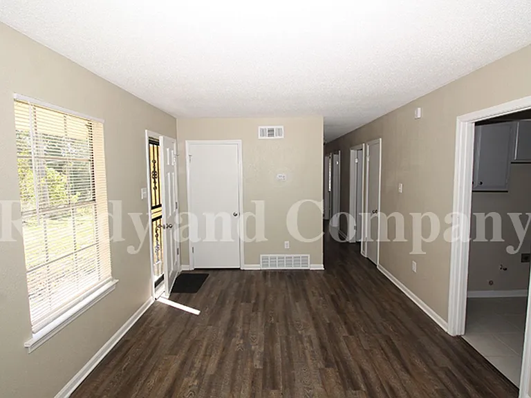 3230 Sweet Springs Dr — Photo 6