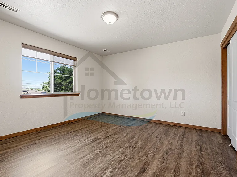 1622 E 3rd Ave #1 — Photo 8
