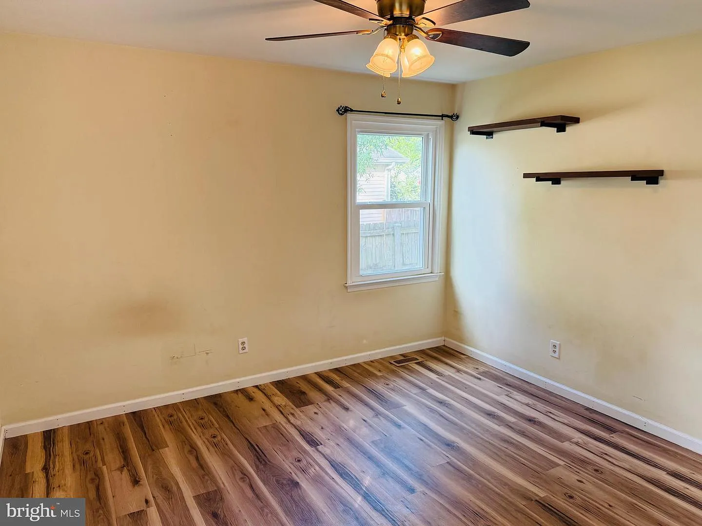 3 bed, 1330 sqft, $2,500 — Photo 4