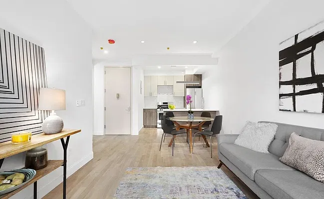 Rented by Level Group | media 3