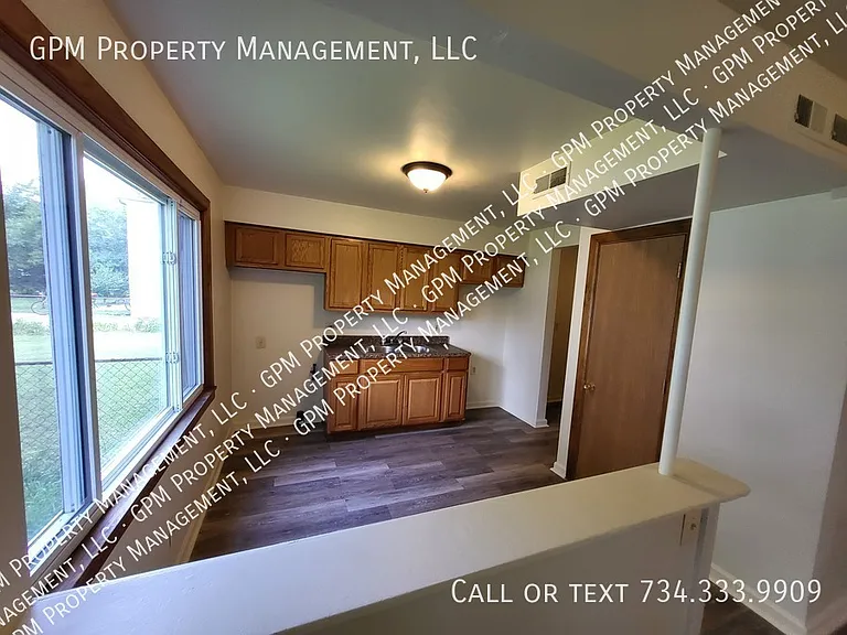 32258 Oscoda Ct — Photo 5